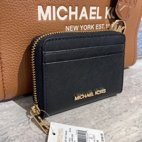 Michael Kors Jet Set Travel Medium Zip Around Card Case Color: BlackNWT